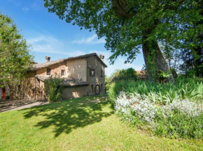 Traditional holiday home in Urbino with terrace